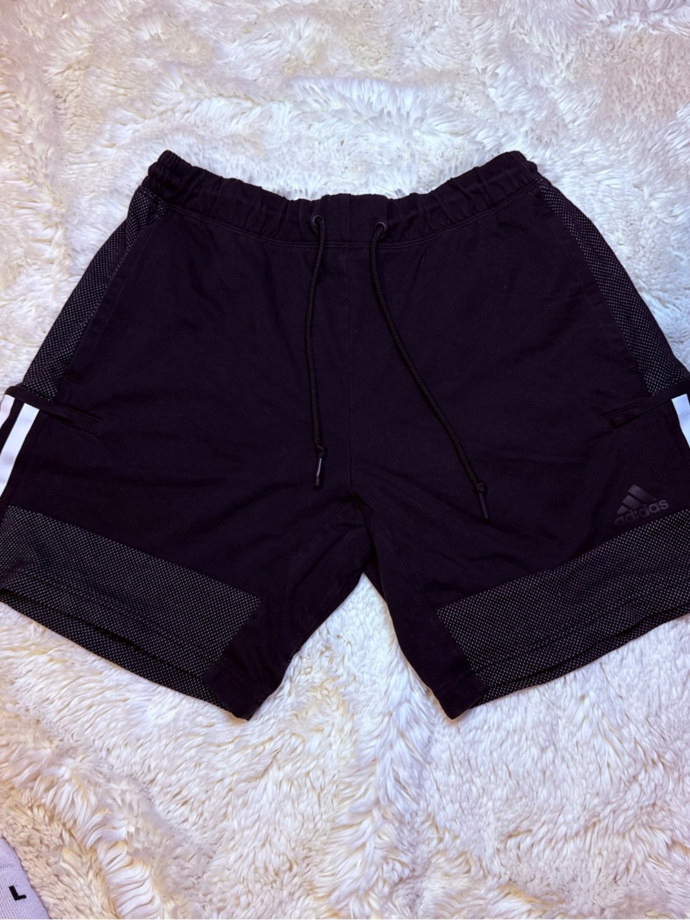 adidas Men’s size large Black Athletic Mesh-Trim Shorts 7” inseam no liner